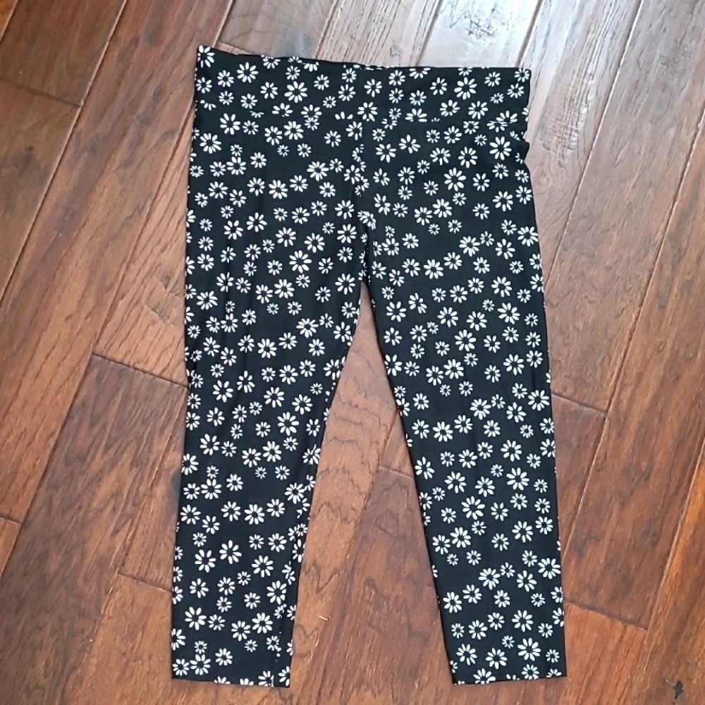 💥NWT No Boundaries Black & White Daisy High-Rise Cropped Leggings size XXL (19)